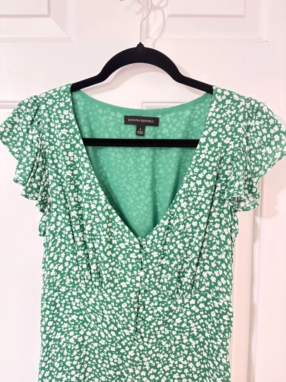 Banana Republic Green Floral V-Neck Midi Dress with Ruffle Hem Size 6 - Picture 2 of 5